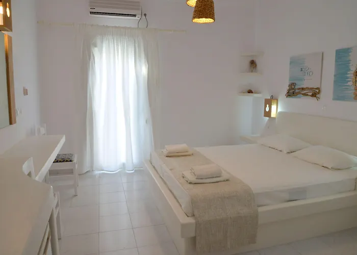 Corali Adamantas (Milos)