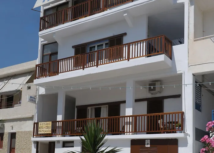 Corali 2* Adamantas (Milos)