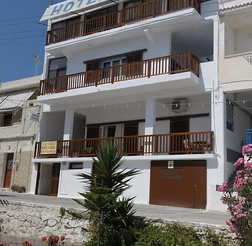 Corali 2* Adamantas (Milos)