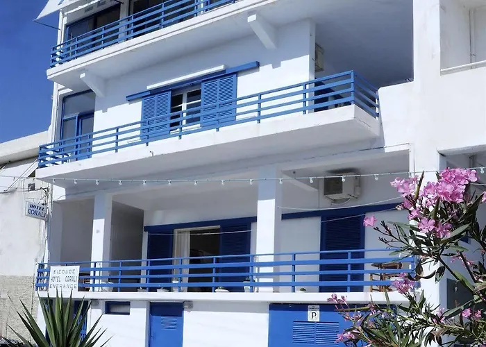 Corali 2* Adamantas (Milos)