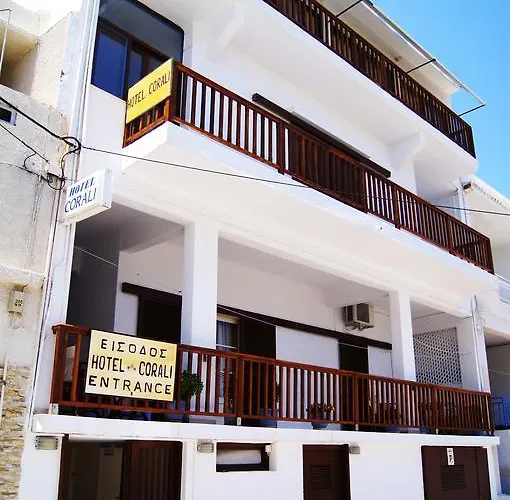 Corali 2* Adamantas (Milos)